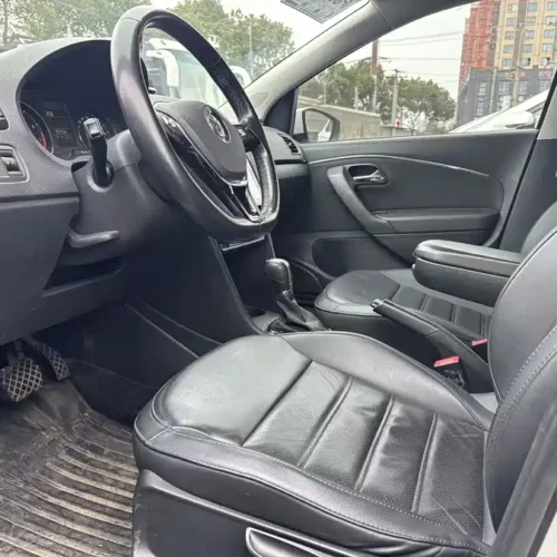 Used Volkswagen Polo 2016 1.6L automatic comfort model