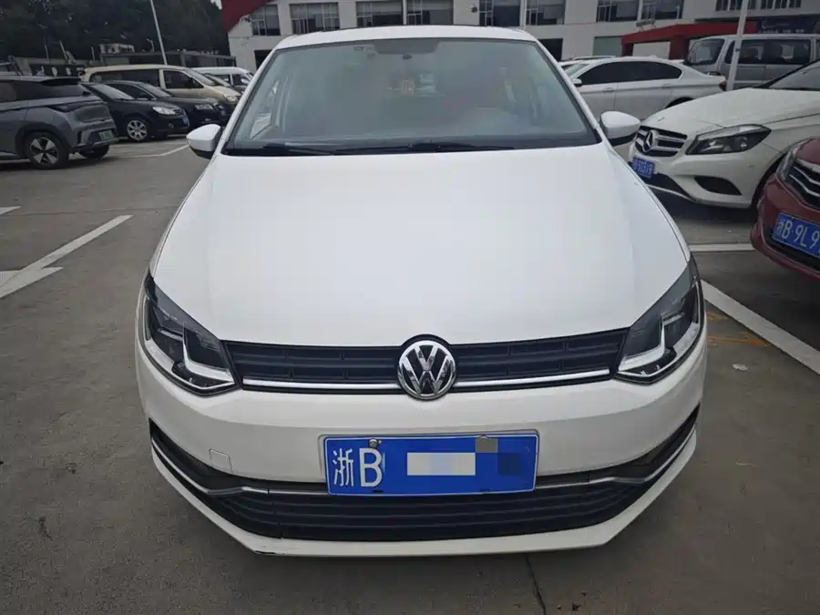 Used Volkswagen Polo 2016 1.6L automatic comfort model