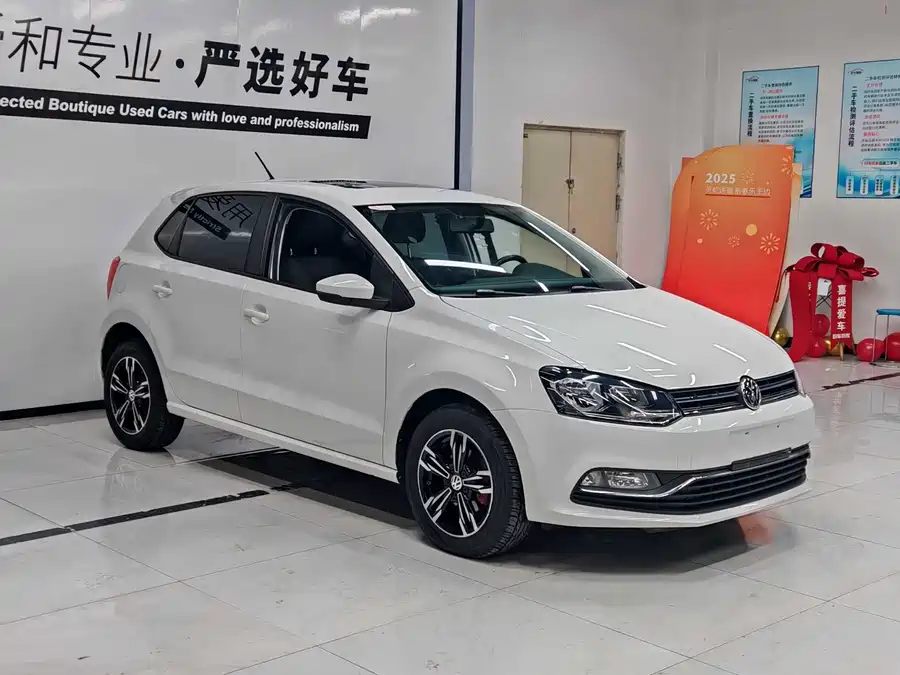 Used Volkswagen Polo 2016 1.6L automatic comfort model