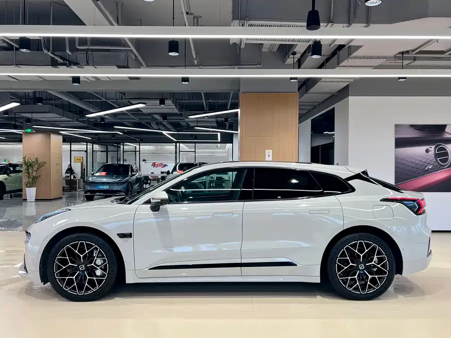 900x675_0_q87_c42_autohomecar__Chto52mgBUuATm_MAAh4DYMvlpo659.jpg.webp Used Zeekr 001 2025 YOU version 100kWh four-wheel drive