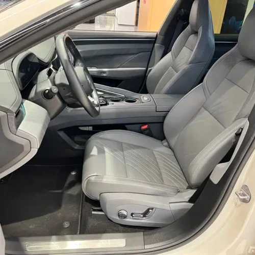 900x675_0_q87_c42_autohomecar__Chto52mgBVGACVyVAAmPdRwVHe4853.jpg.webp Used Zeekr 001 2025 YOU version 100kWh four-wheel drive