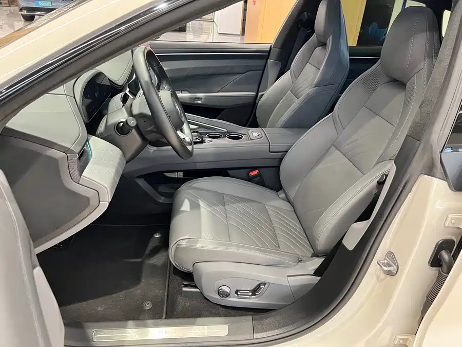 900x675_0_q87_c42_autohomecar__Chto52mgBVGACVyVAAmPdRwVHe4853.jpg.webp Used Zeekr 001 2025 YOU version 100kWh four-wheel drive