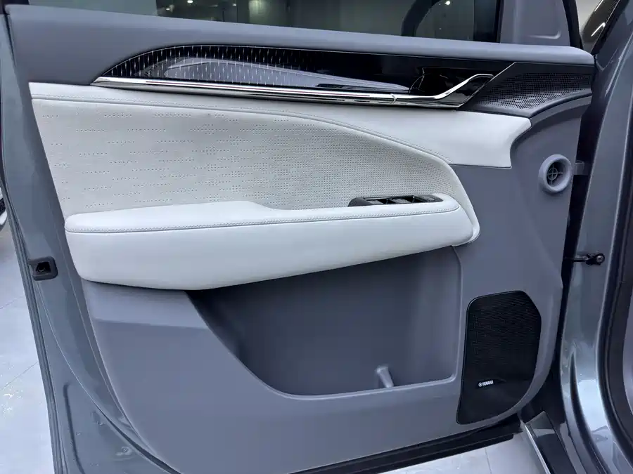 900x675_0_q87_c42_autohomecar__Chto52mhTKKAZp0pAASjbzIlr30094.jpg.webp Used Zeekr 009 2024 seven-seater aisle version 108kWh