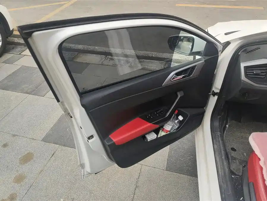900x675_0_q87_c42_autohomecar__Chto52mhdcOAZuGIAAH-WH-fsu8561.jpg.webp Used Volkswagen Polo 2021 Plus 1.5L Automatic Panoramic Enjoyment Edition