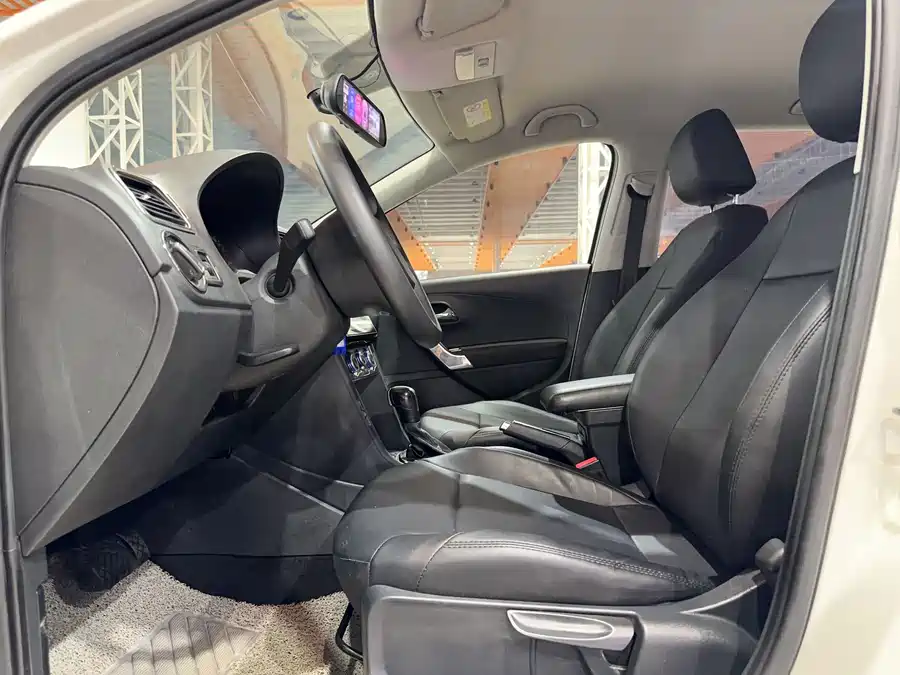 Used Volkswagen Polo 2016 1.4L automatic fashion model