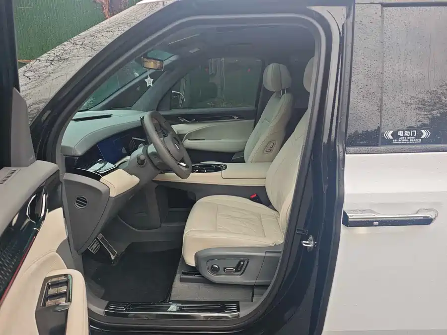 Used Zeekr 009 2024 seven-seater aisle version 108kWh