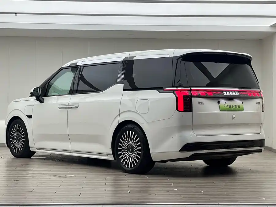 Used Zeekr 009 2024 six-seat executive version four-wheel drive 108kWh