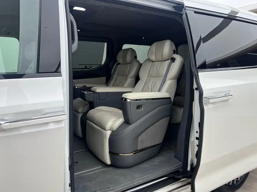 Used Zeekr 009 2024 six-seat executive version four-wheel drive 108kWh