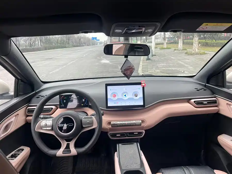900x675_0_q87_c42_autohomecar__Chto52mj4-WAAPiaAAdj2ZBK5M0276.jpg.webp Used BYD Seagull 2024 Honor Edition 305km Vitality Edition