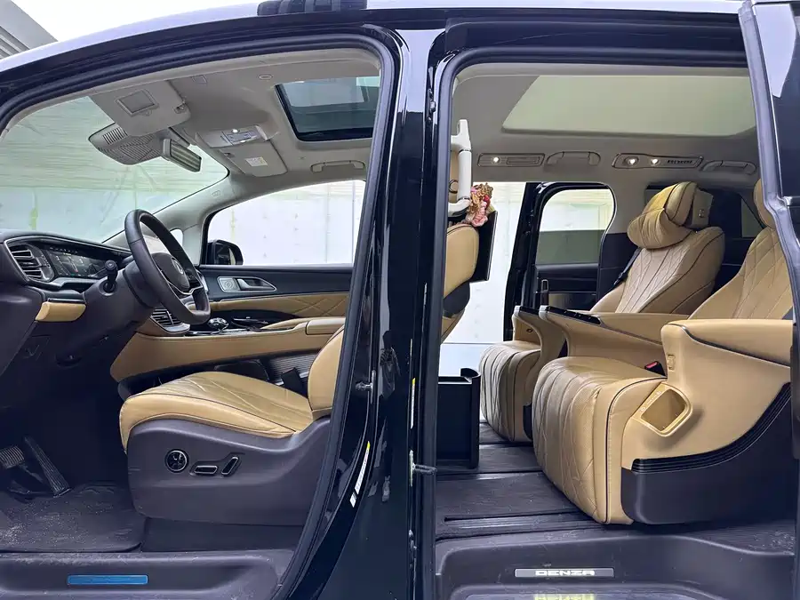 900x675_0_q87_c42_autohomecar__Chto52mj5_KAYIXCAAmBr10OlaE104.jpg.webp Used Denza D9 2024 DM-i 980 four-wheel drive premium model
