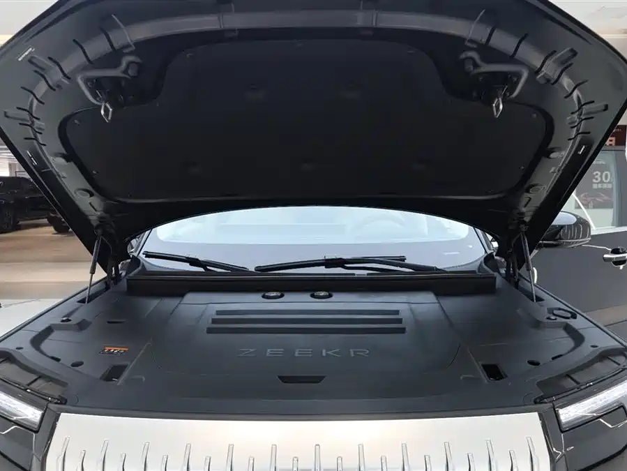 900x675_0_q87_c42_autohomecar__Chto52mlUk2ATwgTAAFfjOLdyKw331.jpg.webp Used Zeekr 9X 2025 Hyper Edition 70kWh