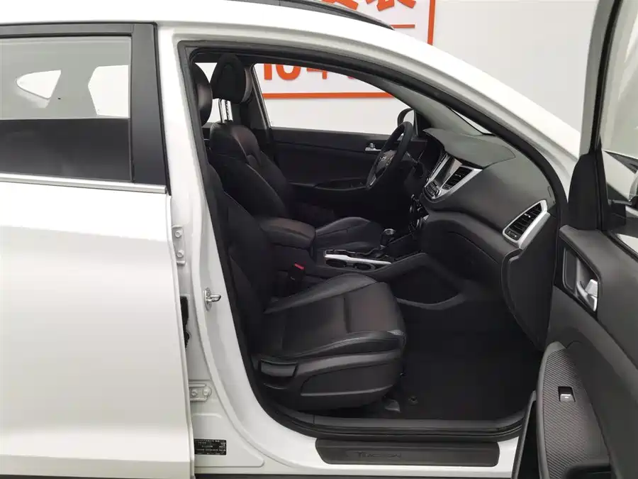 Used Hyundai Tucson 2018 1.6T dual-clutch two-wheel drive 15th anniversary special edition