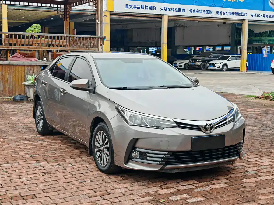 Used Toyota Corolla 2017 facelift 1.2T S-CVT GL