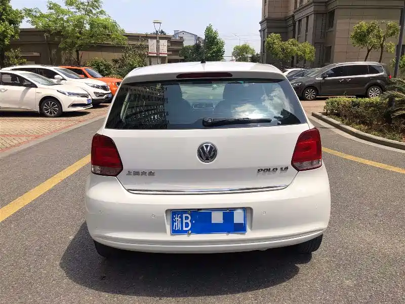 Used Volkswagen Polo 2011 1.6L automatic cool version