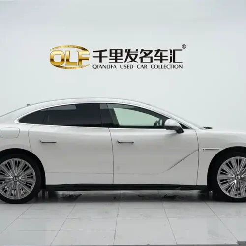 900x675_0_q87_c42_autohomecar__Chto52mn2gWAd0vBAAEQ_R3L3io006.jpg.webp Used Denza Z9 2024 1100km four-wheel drive Ultra version