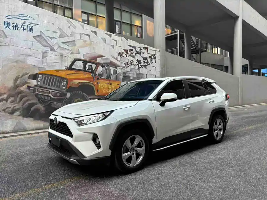 Used Toyota RAV4 Rongfang 2020 2.0L CVT four-wheel drive fashion version