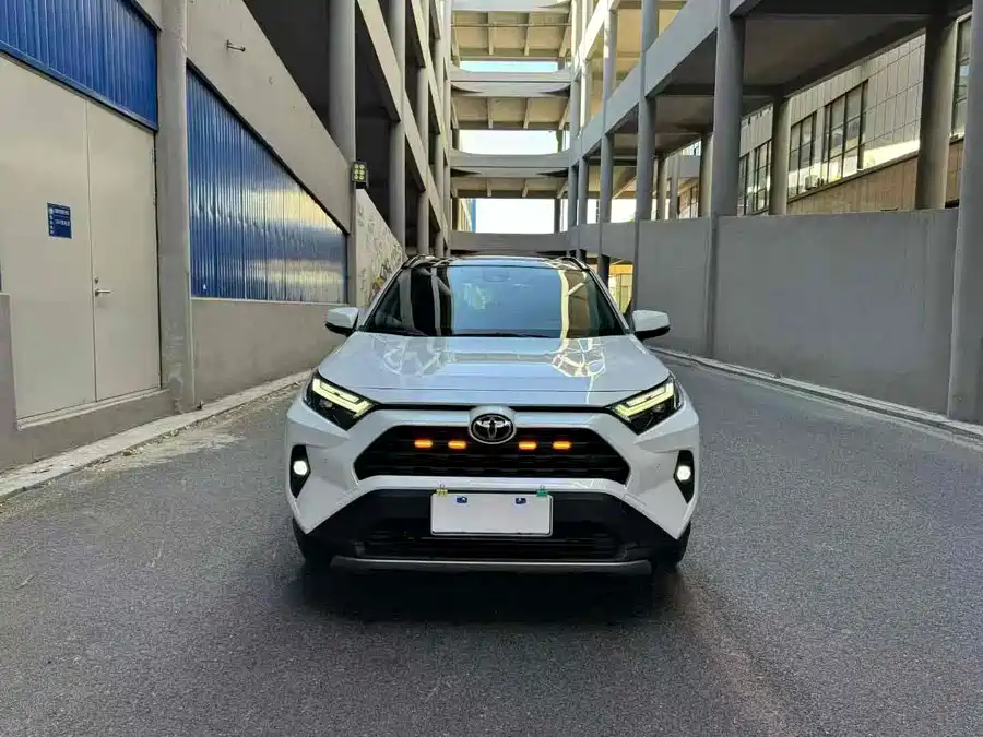 Used Toyota RAV4 Rongfang 2023 2.0L CVT two-wheel drive 20th anniversary platinum commemorative edition