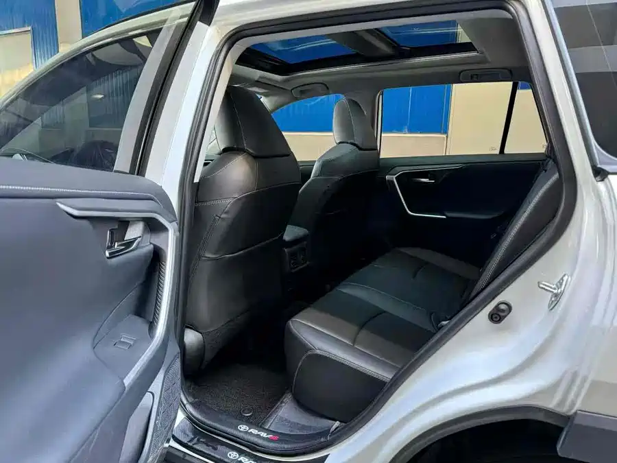 Used Toyota RAV4 Rongfang 2023 2.0L CVT two-wheel drive 20th anniversary platinum commemorative edition