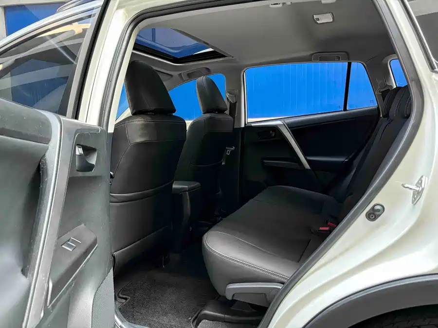 Used Toyota RAV4 Rongfang 2018 2.0L CVT two-wheel drive fashion X version