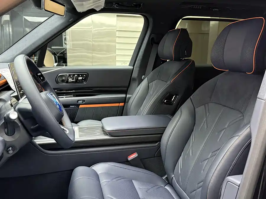 900x675_0_q87_c42_autohomecar__Chto52mqUpOANrJbAAX5Wq0MH1U399.jpg.webp Used Zeekr 9X 2025 Yao Black Edition 70kWh