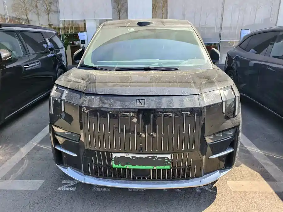 900x675_0_q87_c42_autohomecar__Chto52mrtLWAAhl_AAIlRFS9wNg176.jpg.webp Used Zeekr 009 2024 six-seat executive version four-wheel drive 108kWh