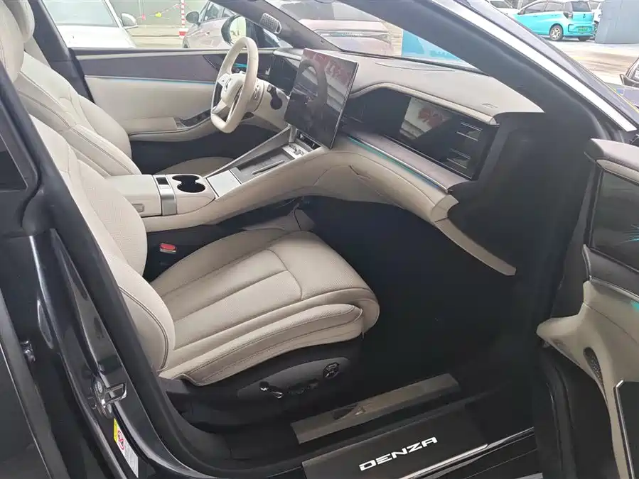 Used Denza Z9 2024 1100km four-wheel drive Ultra version