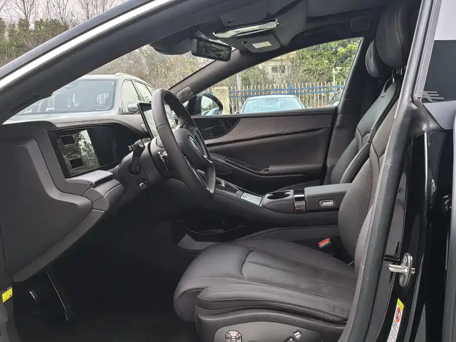 Used Denza Z9 2024 1100km four-wheel drive Max version