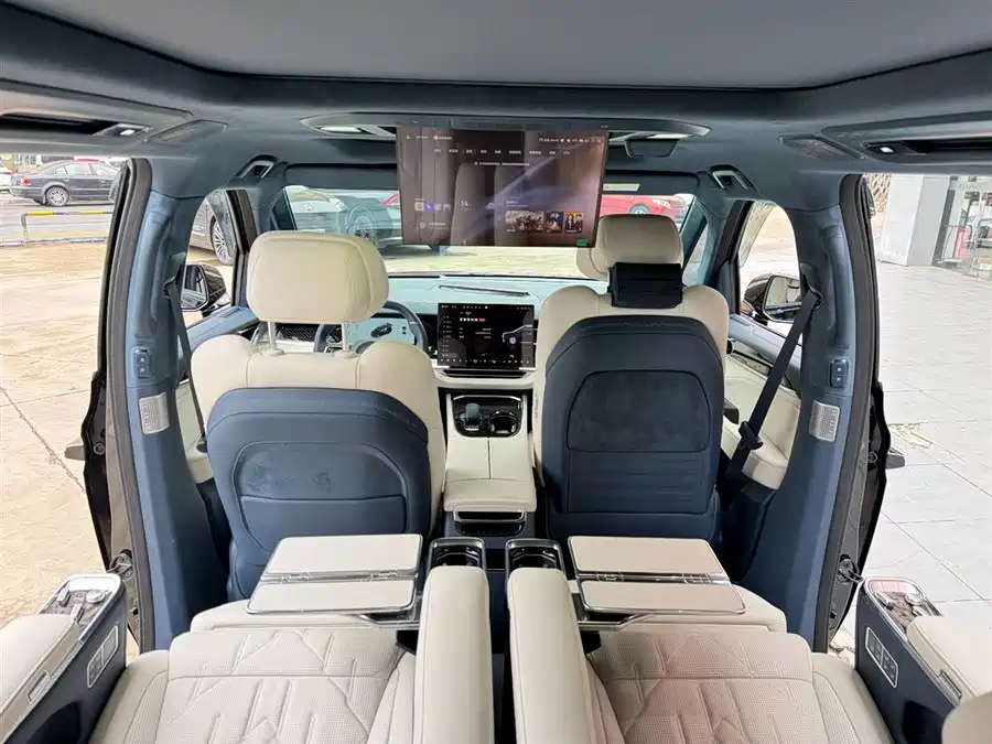 900x675_0_q87_c42_autohomecar__Chto52muiVmAIdJoAAI6wTKNOqM978.jpg.webp Used Zeekr 009 2024 six-seat executive version four-wheel drive 108kWh