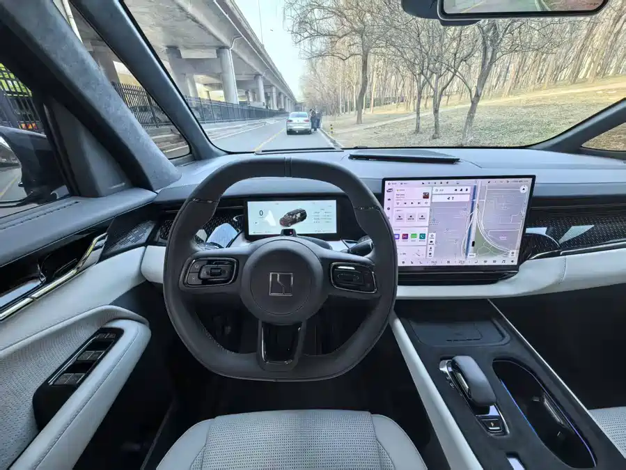 900x675_0_q87_c42_autohomecar__Chto52mv1syAKsCcAARVpoedHmo738.jpg.webp Used Zeekr 009 2024 seven-seat aisle version four-wheel drive 108kWh