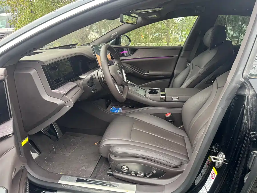 900x675_0_q87_c42_autohomecar__Chto52mvhyOAGl1EAAn9gSHQmgY268.jpg.webp Used Denza Z9 2024 1100km four-wheel drive Max version