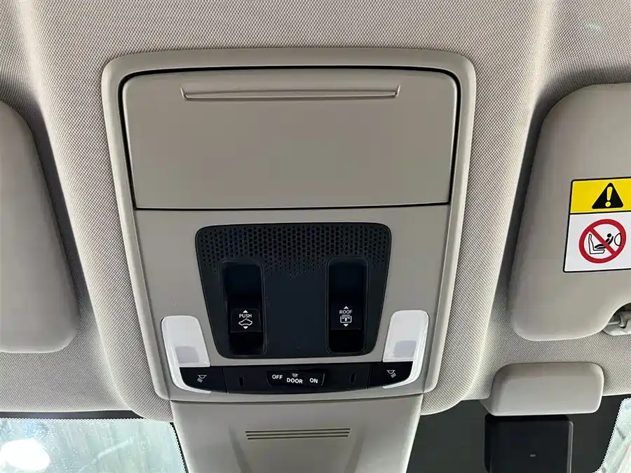 900x675_0_q87_c42_autohomecar__Chto52mvjI-AEyZWAAJg4xUbuaw382.jpg.webp Used Honda CR-V 2023 240TURBO 2WD Premium Edition 7 seats