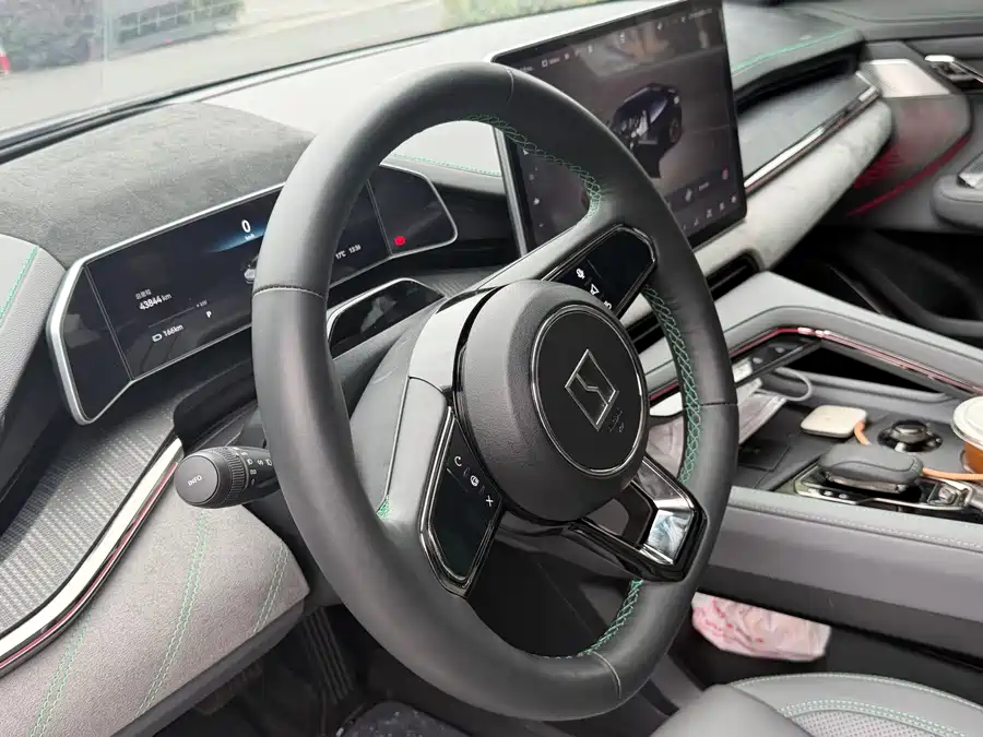 900x675_0_q87_c42_autohomecar__Chto52mvtb-AW7q2AAh2Nuxb0R8108.jpg.webp Used Zeekr 001 2023 WE version 100kWh