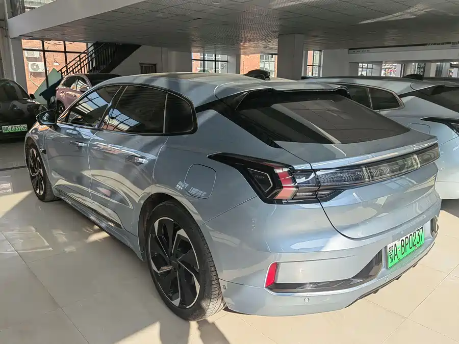 900x675_0_q87_c42_autohomecar__Chto52mvyiOAYaLvAAXdkBbcmHc257.jpg.webp Used Zeekr 001 2022 model long endurance dual motor WE version