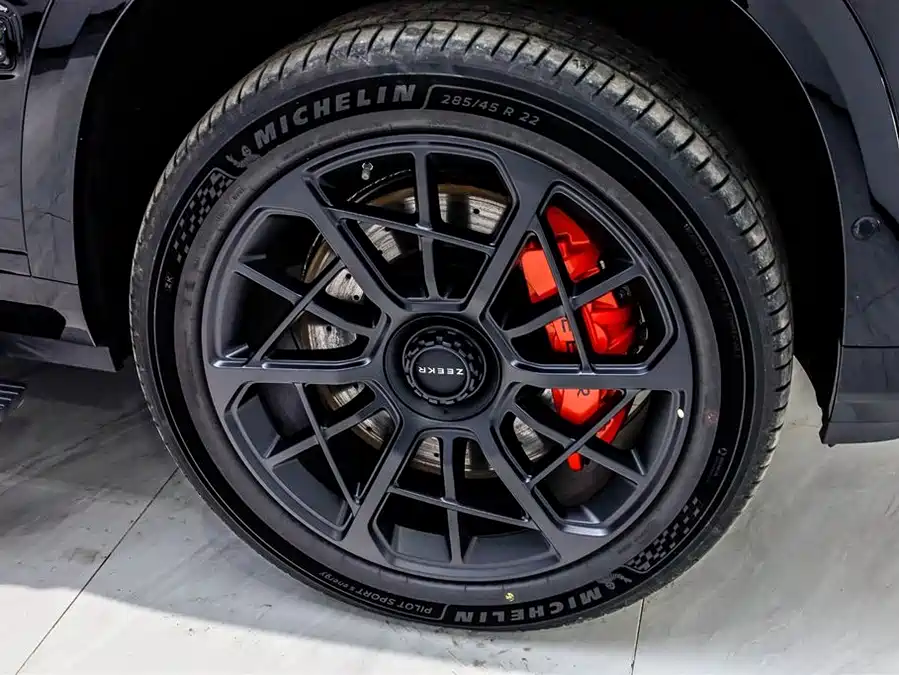 900x675_0_q87_c42_autohomecar__Chto52mw4OeAZn3bAAH-cHEXNuQ332.jpg.webp Used Zeekr 9X 2025 Yao Black Edition 70kWh