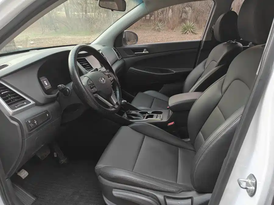 900x675_0_q87_c42_autohomecar__Chto52mwJyKAAMXvAATNRuOsxpc478.jpg.webp Used Hyundai Tucson 2015 1.6T dual-clutch two-wheel drive intelligent model