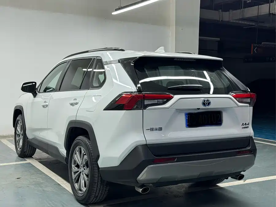 900x675_0_q87_c42_autohomecar__Chto52mwvcGAXXJhAAcPCYkHZVI247.jpg.webp Used Toyota RAV4 Rongfang 2024 Dual Engine 2.5L E-CVT Two-wheel Drive Elite Plus Edition