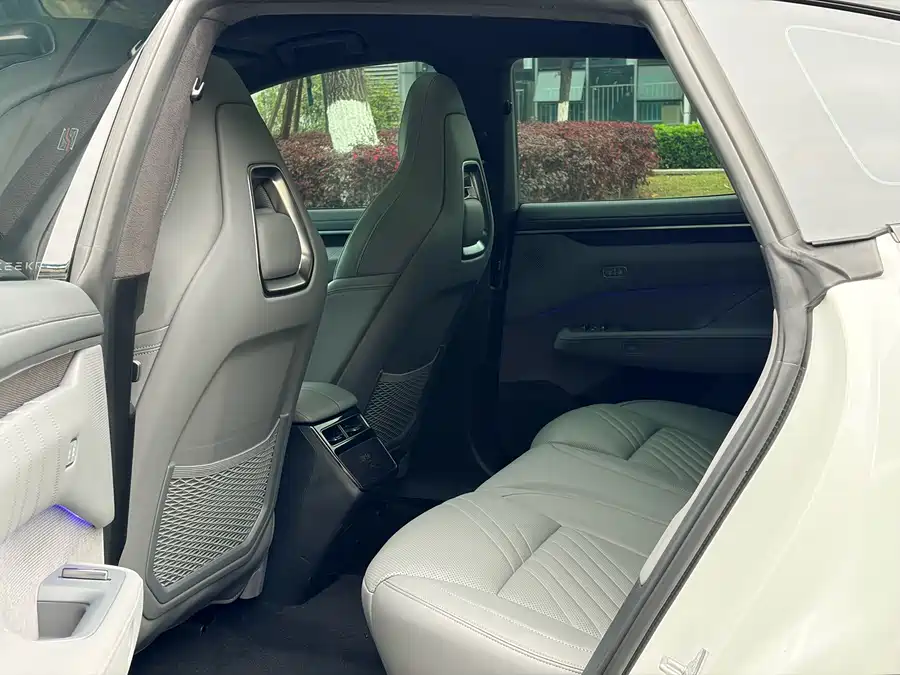 900x675_0_q87_c42_autohomecar__Chto52mwxdSACS2FAAg_TIIFlvU247.jpg.webp Used Zeekr 001 2024 WE version 100kWh rear drive