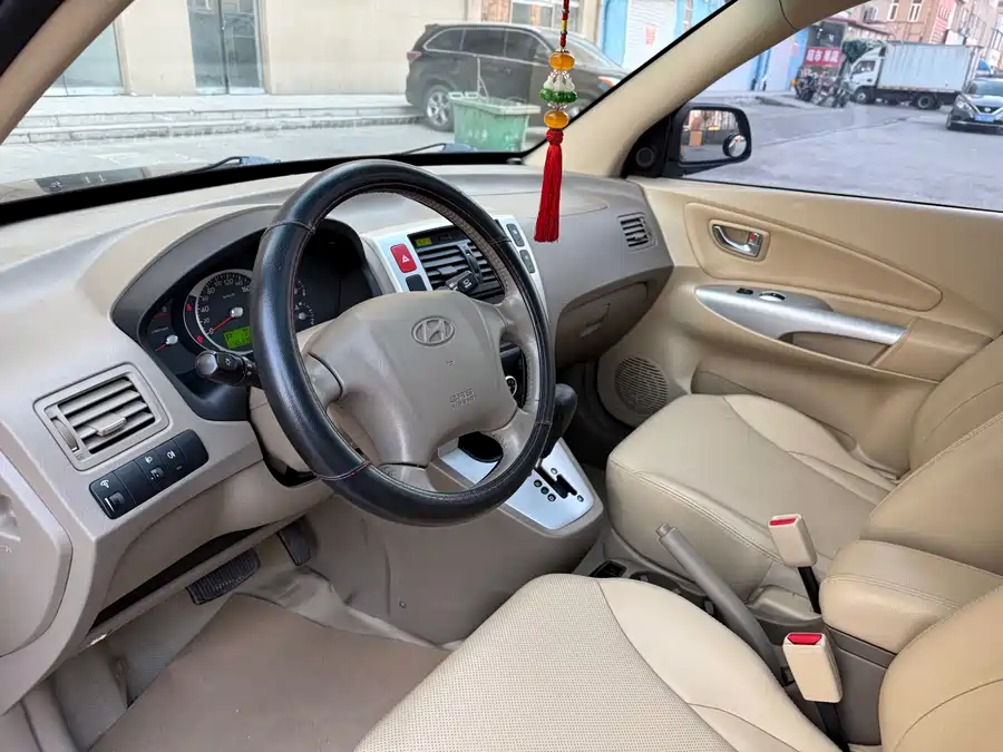 Used Hyundai Tucson 2013 2.0L automatic two-wheel drive comfort model