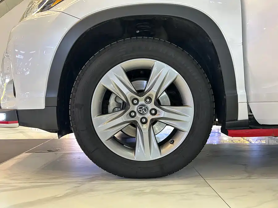 Used Toyota Highlander 2018 2.0T four-wheel drive luxury version