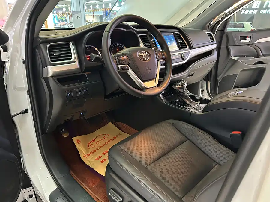 Used Toyota Highlander 2018 2.0T four-wheel drive luxury version