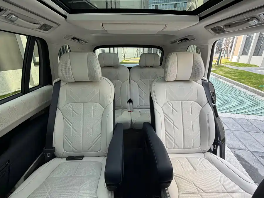 900x675_0_q87_c42_autohomecar__Chto52myZiCAK6EMAAkR8qhmH4w200.jpg.webp Used Zeekr 9X 2025 Hyper Edition 70kWh