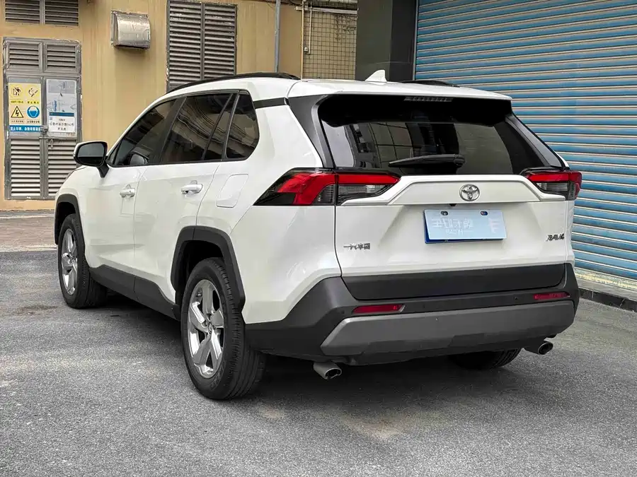Used Toyota RAV4 Rongfang 2020 2.0L CVT four-wheel drive fashion version