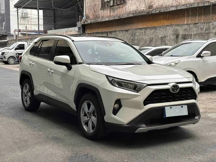 Used Toyota RAV4 Rongfang 2020 2.0L CVT four-wheel drive fashion version