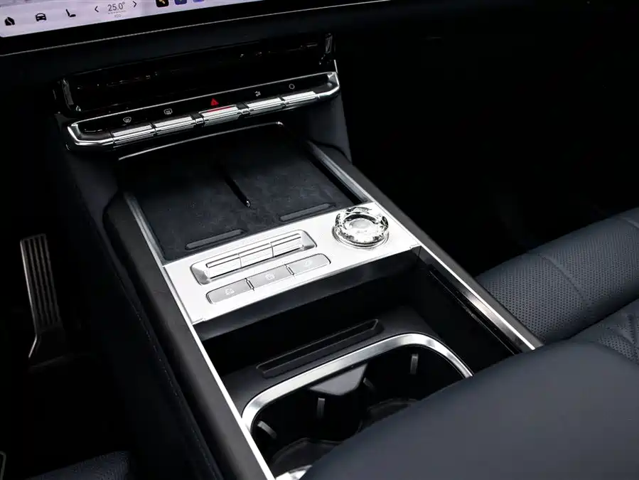 900x675_0_q87_c42_autohomecar__Chto52mybuOAC-MWAAEuE9pbwpA440.jpg.webp Used Zeekr 9X 2025 Hyper Edition 70kWh