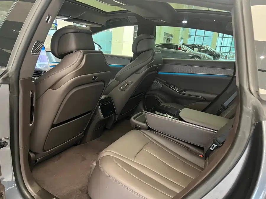Used Denza Z9 2024 1100km four-wheel drive Max version