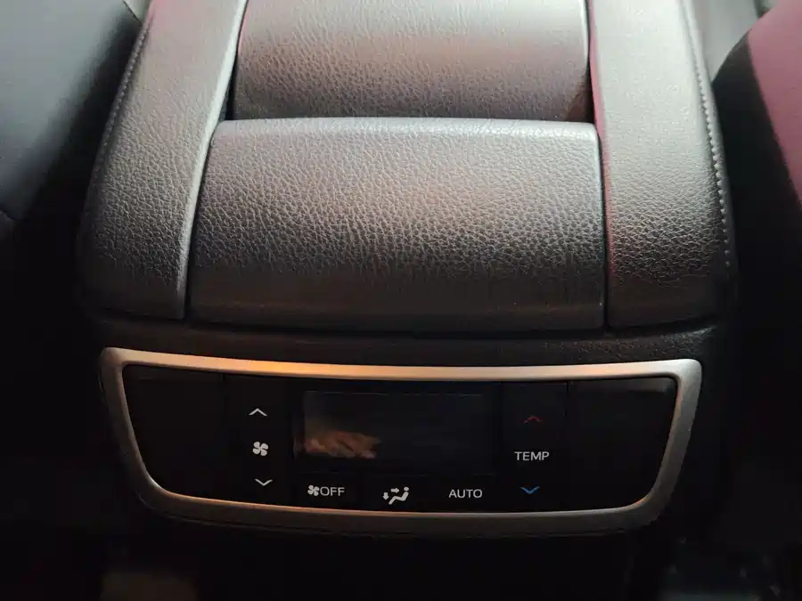 900x675_0_q87_c42_autohomecar__Chto52mz0kKAUfQ7AAme1khPXM4694.jpg.webp Used Toyota Highlander 2018 2.0T four-wheel drive luxury version 7 seats National V