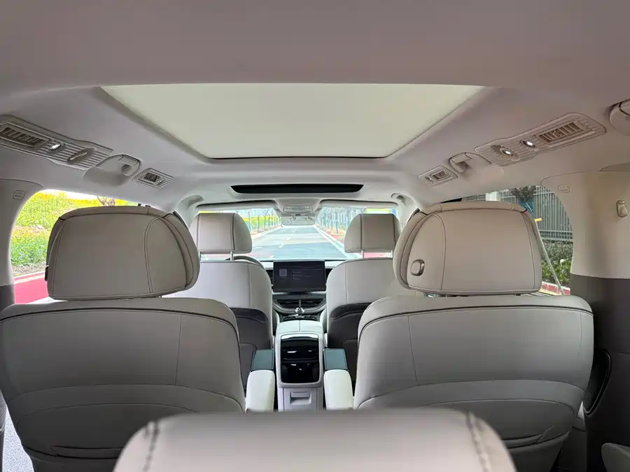 900x675_0_q87_c42_autohomecar__Chto52mzbLqAXK6tAAXwSZXaKAM445.jpg.webp Used Denza D9 2022 DM-i 945 luxury model