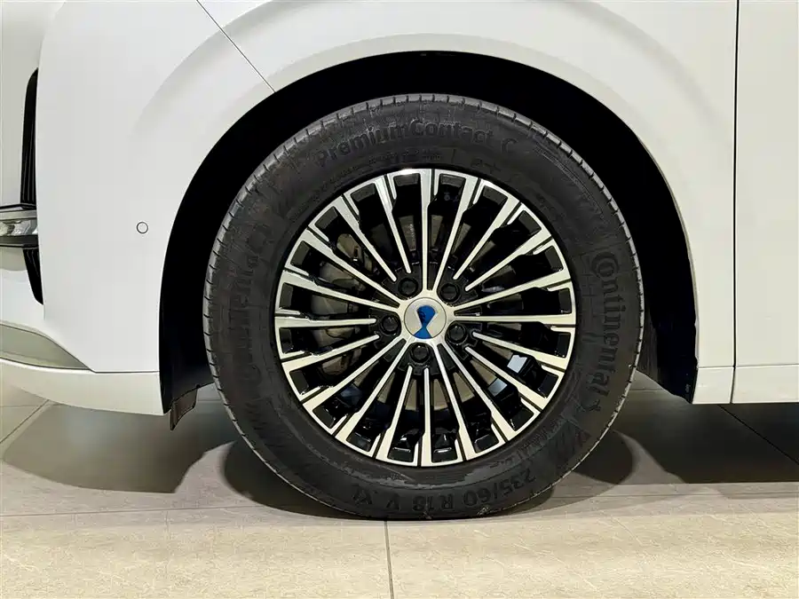 Used Denza D9 2024 DM-i 980 four-wheel drive flagship model