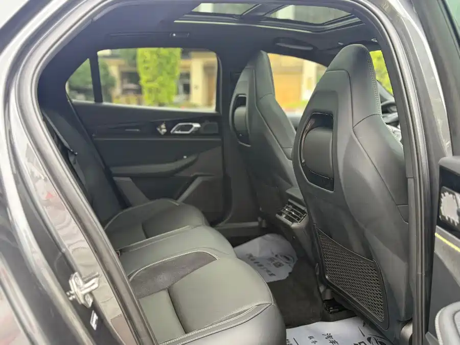 900x675_0_q87_c42_autohomecar__ChtpWGj2Ww-AeOzfAAZoo8myOQw907.jpg.webp Used Lynk & Co 03 2023 1.5TD DCT Pro