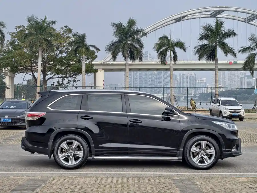900x675_0_q87_c42_autohomecar__ChtpWGk1DaqAcY3tAAqAqD1lc0U196.jpg.webp Used Toyota Highlander 2015 2.0T four-wheel drive luxury version 7 seats